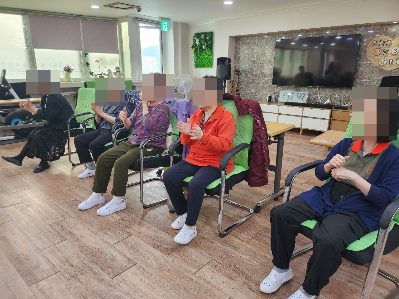 7_ee9Ud018svcshxwt7lwhjay_f650g3 (1).jpg